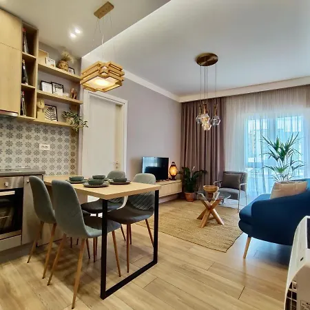 Modern Style 2br-apt - 10min To Skanderbeg Square Daire *