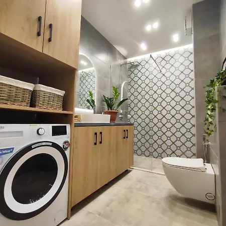 Modern Style 2br-apt - 10min To Skanderbeg Square *