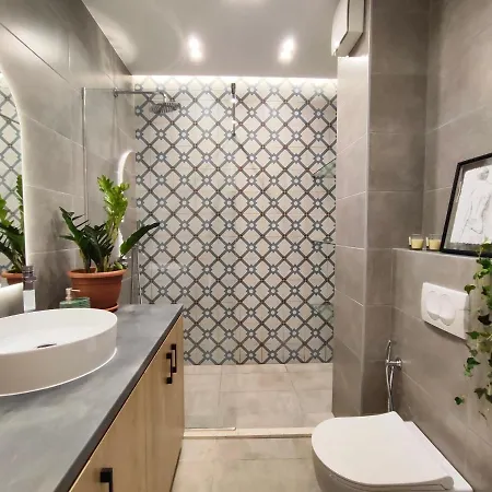 Appartamento Modern Style 2br-apt - 10min To Skanderbeg Square Tirana